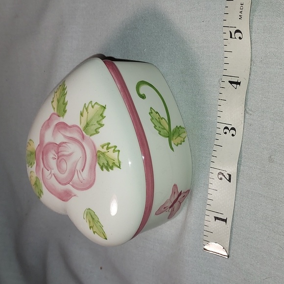 Vintage Heart Shape Trinket Boxes Ceramic With Floral Design - Picture 2 of 10